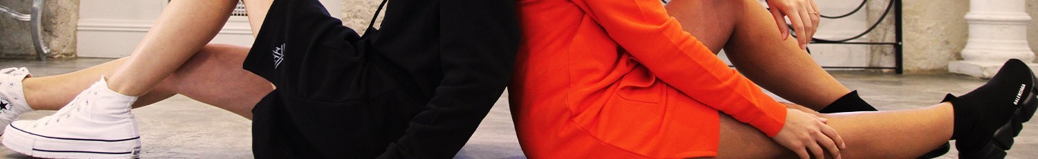 Robes / Hoodie ou Crew Neck / Maison Néro